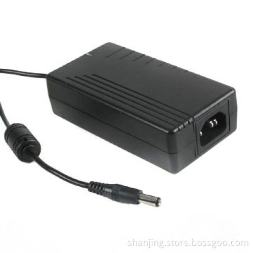 Adapter for CCTV cameras, small size, 12V/5A/60W, 50-60Hz, 100-240V AC inputs